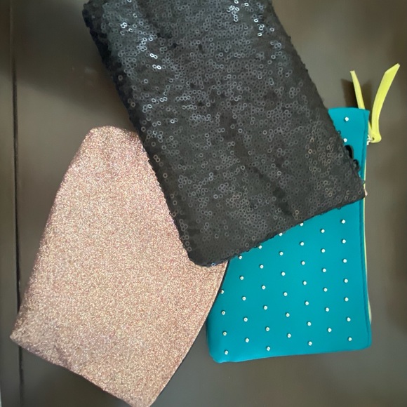 Three Ipsy Makeup Bags NWOT with eyeshadow brush - Picture 2 of 11